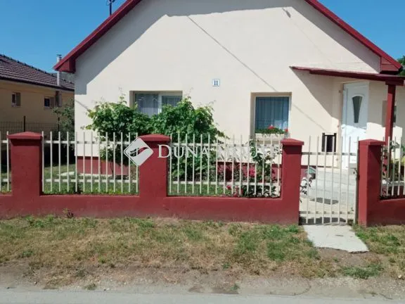 Eladó ház Komoró 72 nm