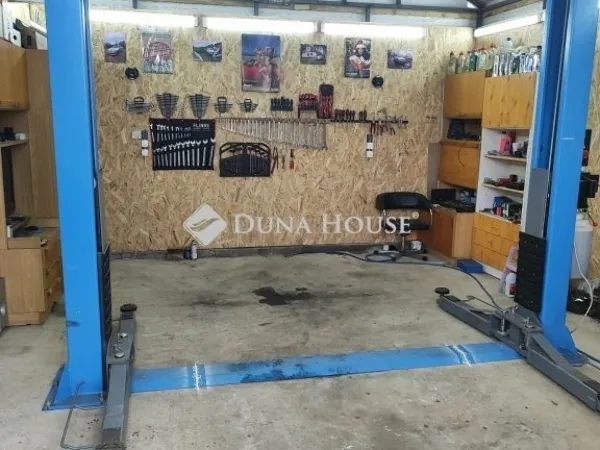 Eladó ház Anarcs 94 nm