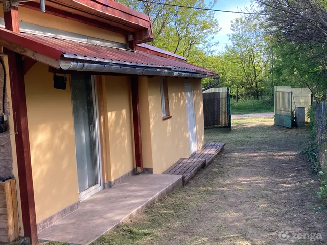 Eladó üdülő és hétvégi ház Fót 28 nm