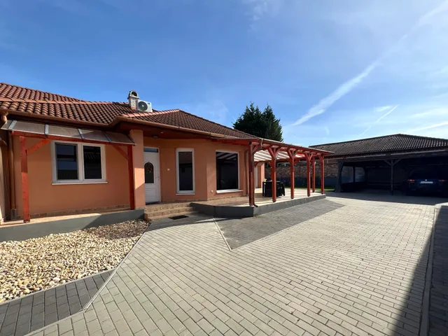 Eladó ház Nyíregyháza, Oros 104 nm