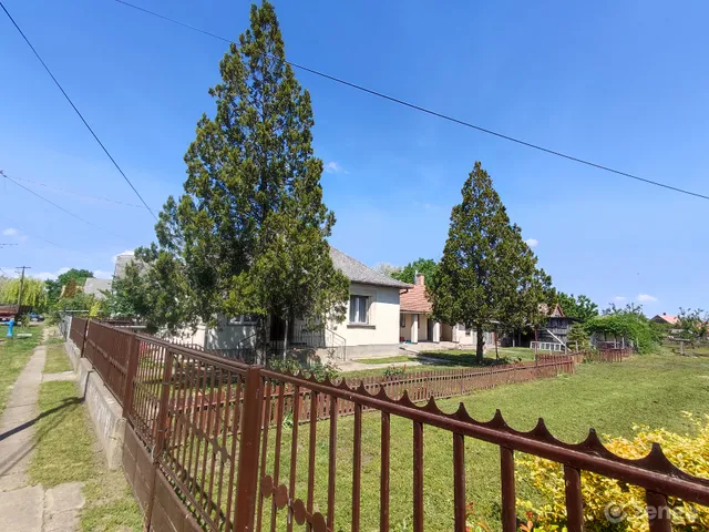 Eladó ház Jászkisér, Bacsó Béla 62 nm