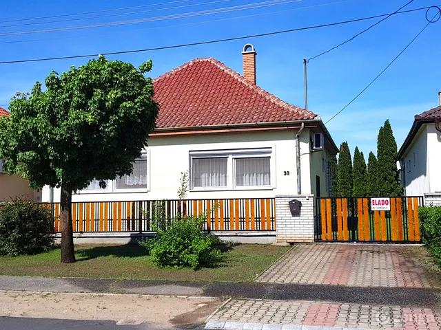 Eladó ház Mátészalka, Keleti lakótelep 104 nm