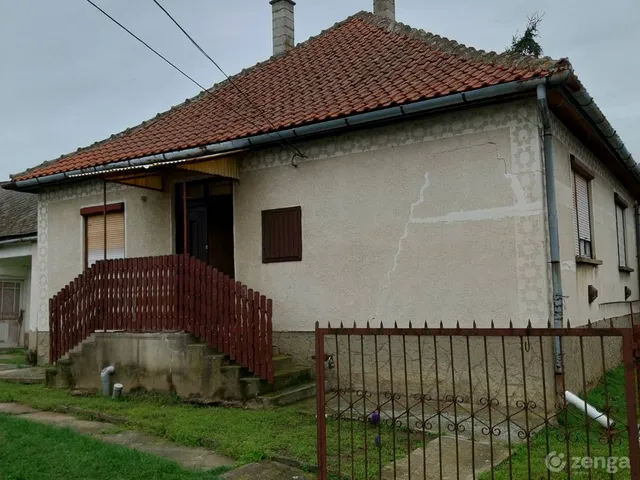 Eladó ház Cigánd 98 nm