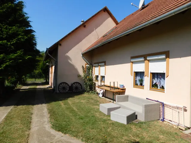 Eladó ház Kehidakustány 250 nm