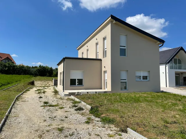 Eladó ház Alsópáhok 130 nm