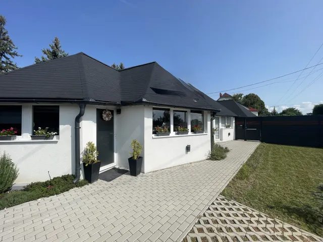 Eladó ház Vonyarcvashegy 215 nm