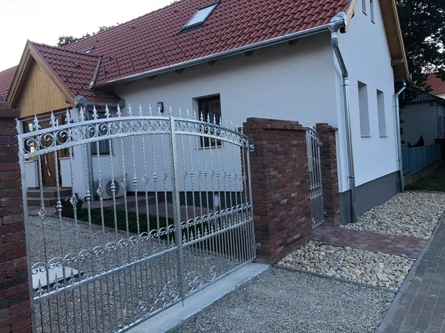 Eladó ház Balatonkeresztúr 200 nm