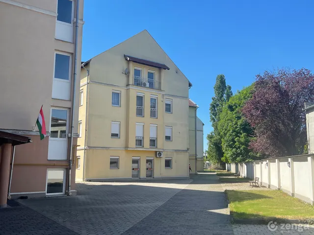 Eladó lakás Debrecen, Postakert 58 nm