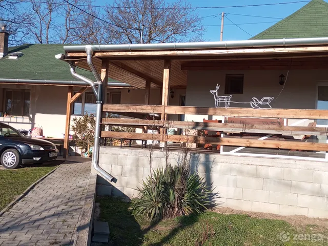 Eladó ház Piliscsév 100 nm