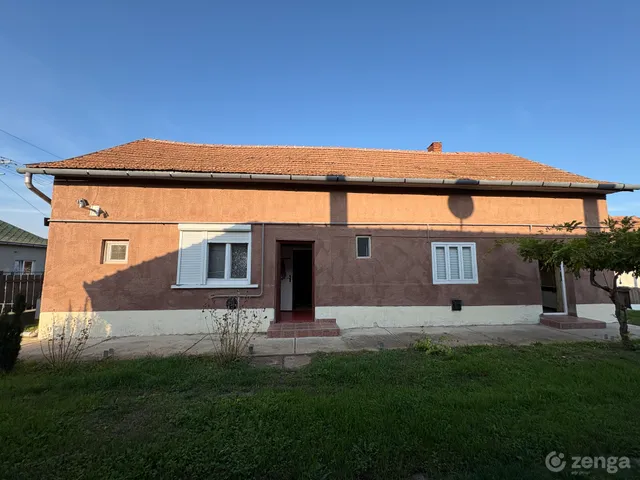 Eladó ház Egyek 74 nm