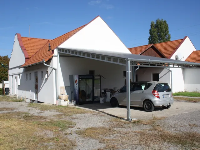 Eladó kereskedelmi és ipari ingatlan Hajós, Szigeti Fő utca 79 394 nm