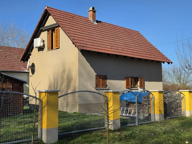 Eladó üdülő és hétvégi ház Nagybaracska 70 nm