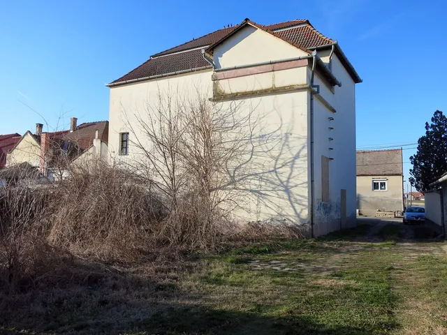 Eladó kereskedelmi és ipari ingatlan Vaskút 390 nm