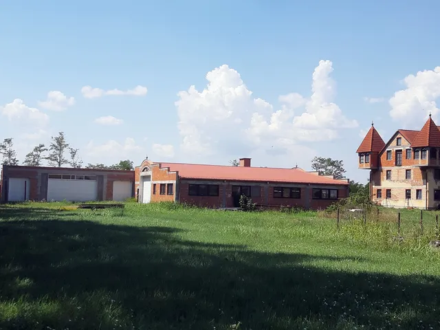 Eladó kereskedelmi és ipari ingatlan Mátételke, Ilma major 2500 nm