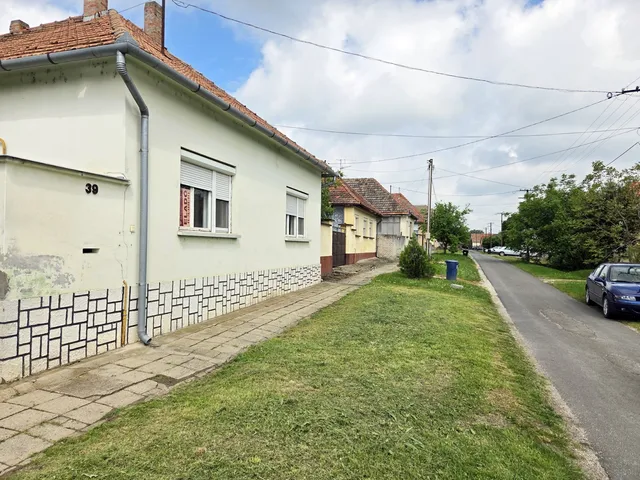 Eladó ház Gara, Táncsics Mihály utca 39 140 nm