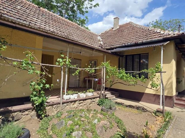 Eladó ház Felsőszentiván 80 nm