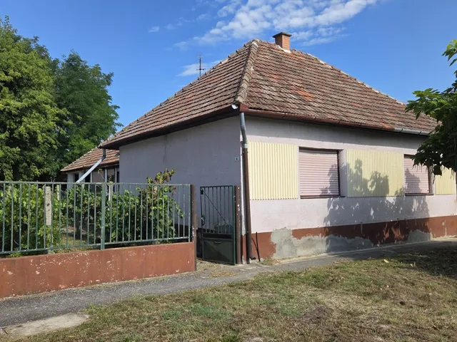 Eladó ház Dávod, Zrínyi Miklós u. 4 90 nm