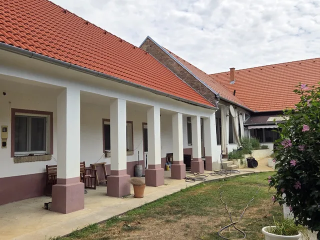 Eladó ház Csátalja 214 nm