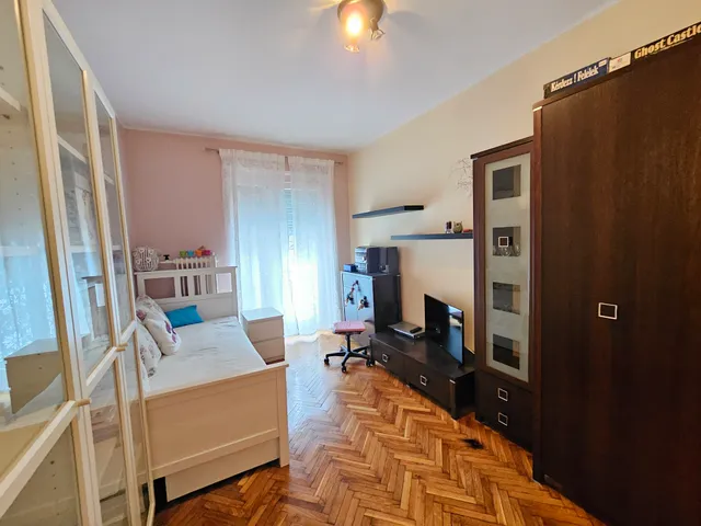 Eladó lakás Dunaújváros, Belváros, Petőfi liget 50 nm