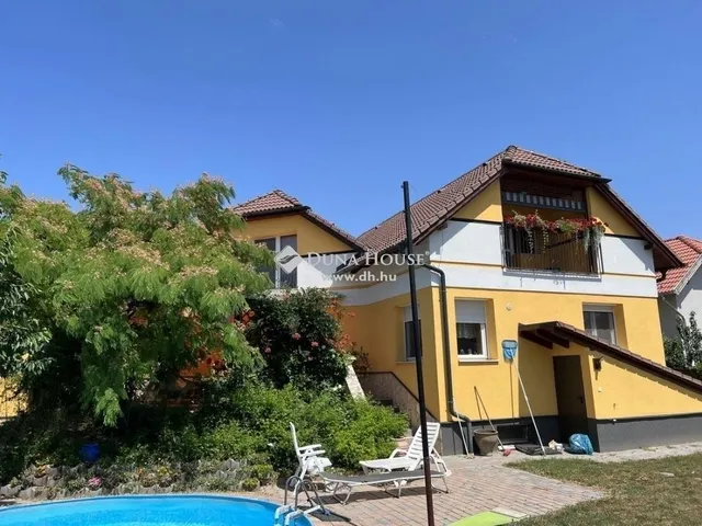 Eladó lakás Halásztelek 136 nm