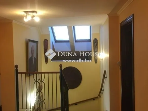 Eladó lakás Halásztelek 136 nm