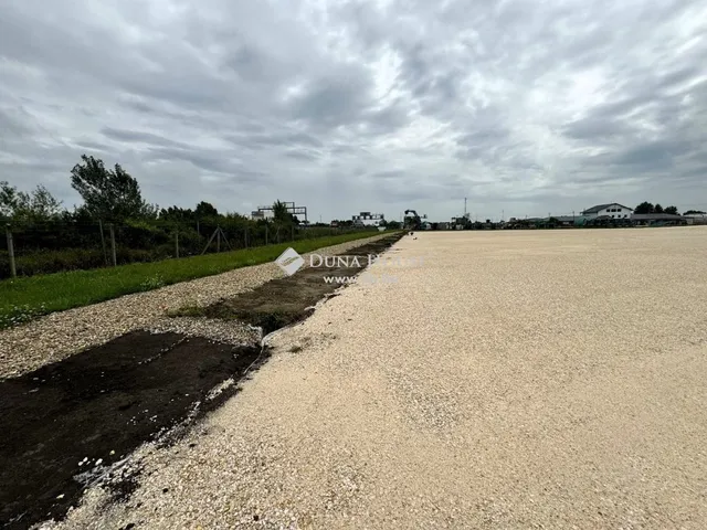 Kiadó kereskedelmi és ipari ingatlan Szigetszentmiklós 17418 nm