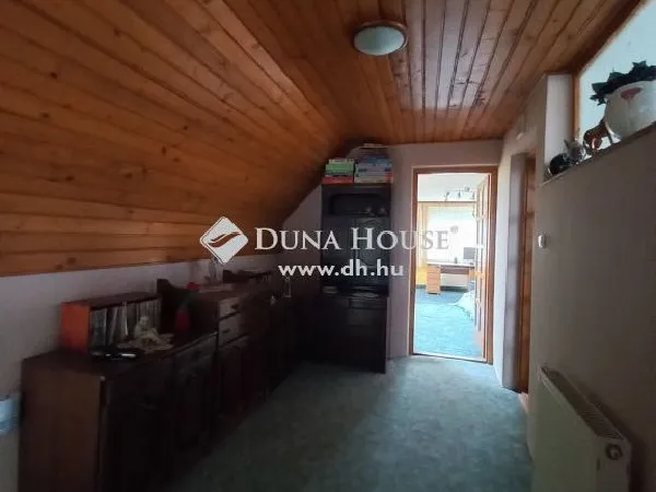 Eladó ház Áporka 243 nm