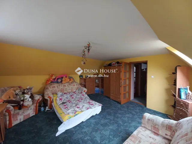 Eladó ház Áporka 243 nm