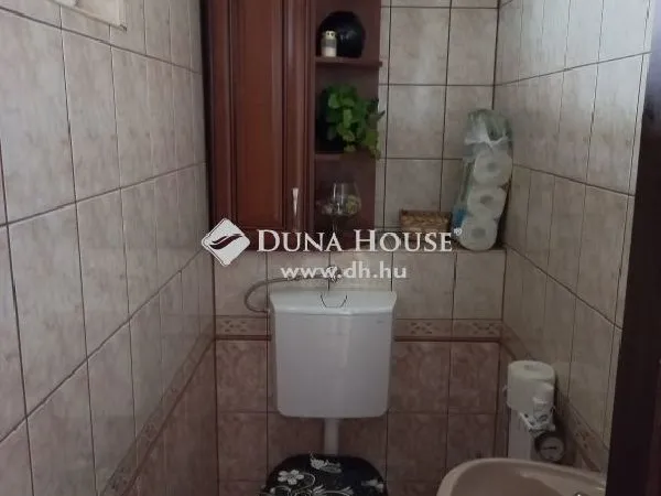 Eladó ház Áporka 243 nm