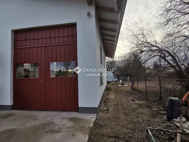 Eladó kereskedelmi és ipari ingatlan Szigethalom 80 nm