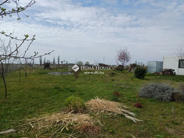 Eladó telek Szigetcsép 1038 nm