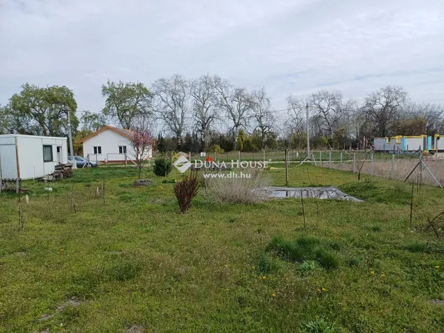 Eladó telek Szigetcsép 1038 nm