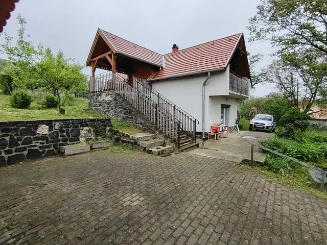 Eladó üdülő és hétvégi ház Lesenceistvánd 90 nm