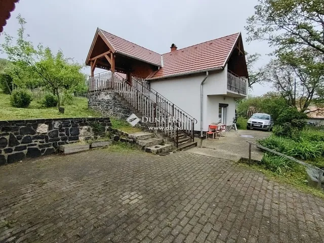 Eladó üdülő és hétvégi ház Lesenceistvánd 90 nm
