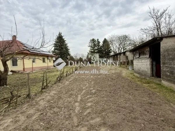 Eladó ház Szigetújfalu 30 nm