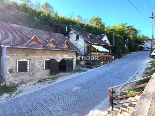 Eladó üdülő és hétvégi ház Érd 140 nm