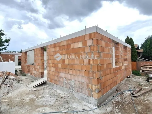 Eladó ház Majosháza 68 nm