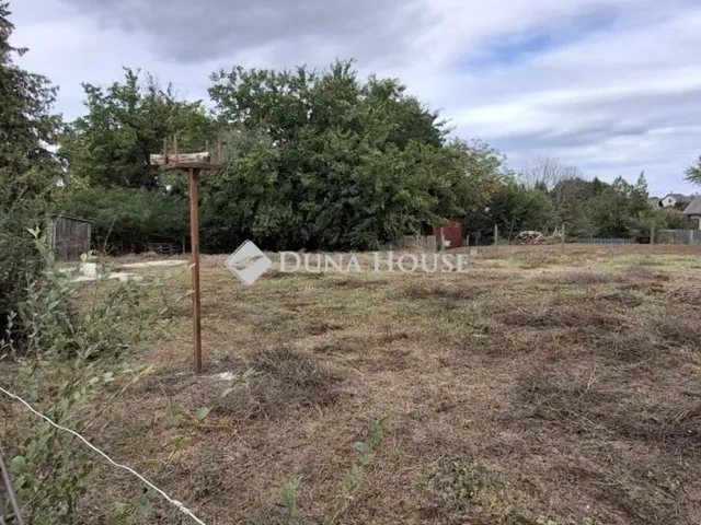 Eladó telek Taksony 2555 nm