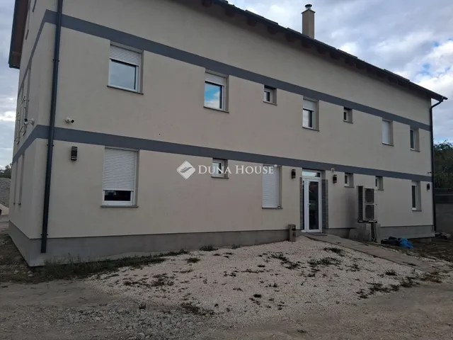 Kiadó kereskedelmi és ipari ingatlan Dunavarsány 22 nm