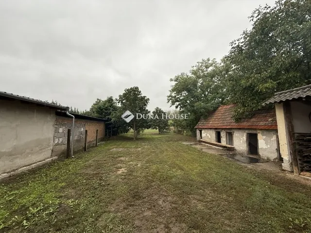 Eladó ház Áporka 166 nm