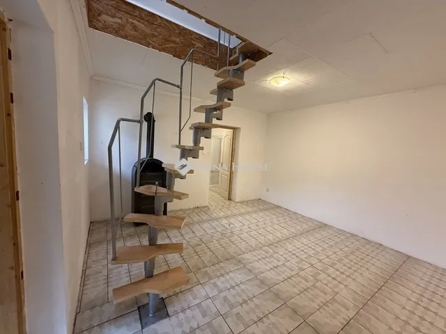 Eladó ház Áporka 166 nm