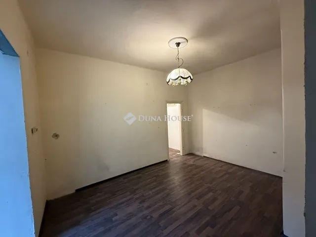 Eladó ház Áporka 166 nm