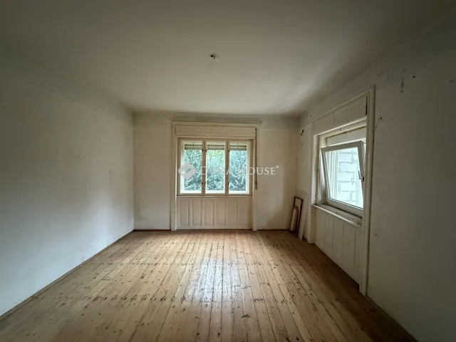 Eladó ház Áporka 166 nm