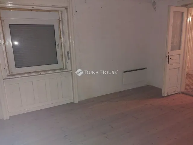 Eladó ház Áporka 166 nm