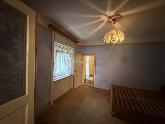 Eladó ház Áporka 166 nm