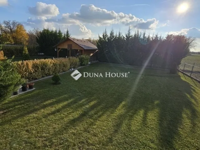 Eladó üdülő és hétvégi ház Szigetcsép 180 nm