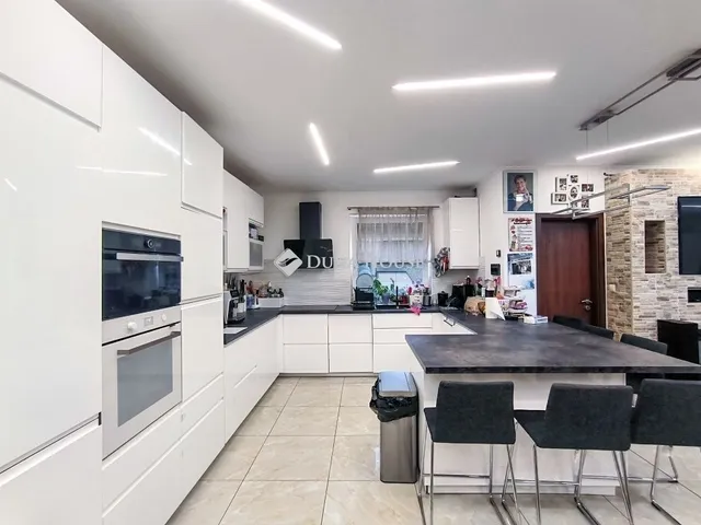 Eladó ház Kiskunlacháza 400 nm