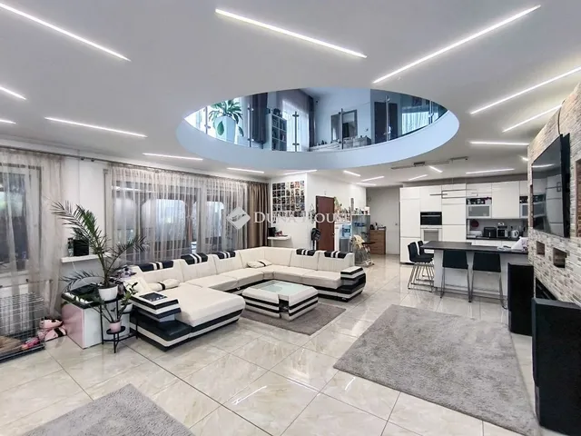 Eladó ház Kiskunlacháza 400 nm