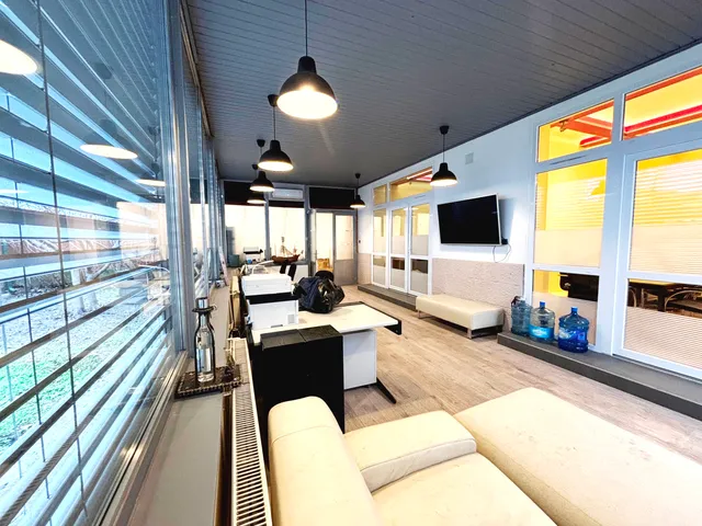 Kiadó kereskedelmi és ipari ingatlan Budapest XVI. kerület, Sashalom 106 nm