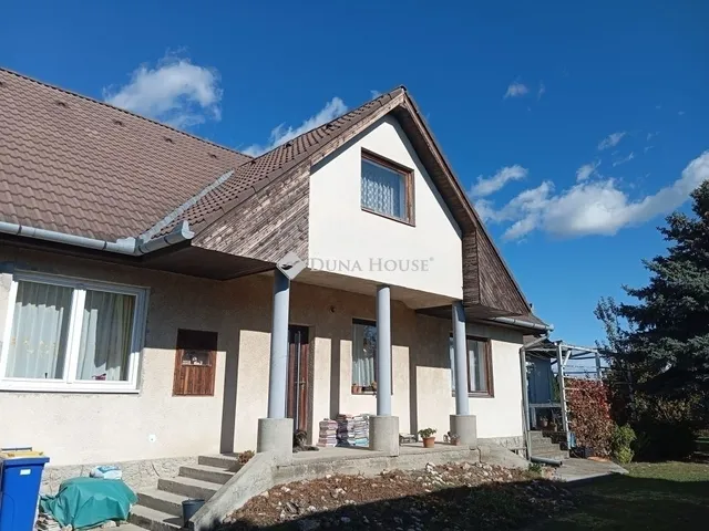 Eladó ház Kiskunlacháza 245 nm